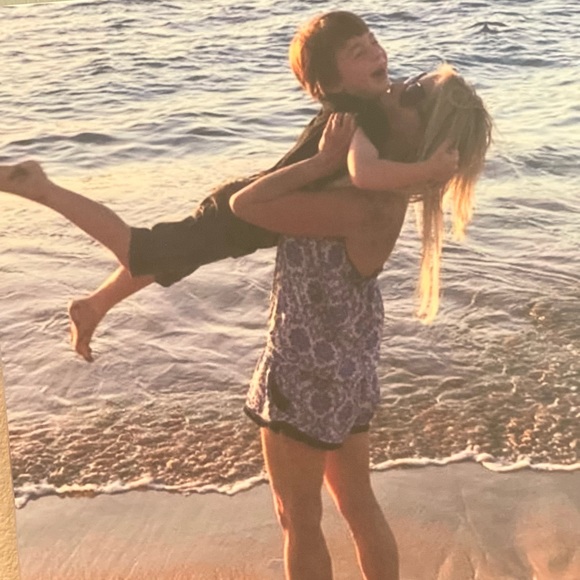 Meet your Posher, Kristie - Picture 2 of 2